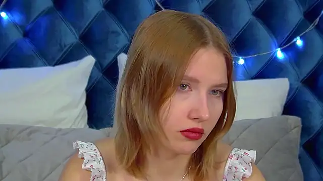 LiliLinn online show from 23, 12, 2025