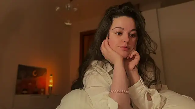 OohBunny online show from 4, 12, 2025