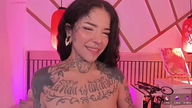 Snapshot of NinaInk chatting on 15, 7, 2026 NinaInk online show from 15, 7, 2026