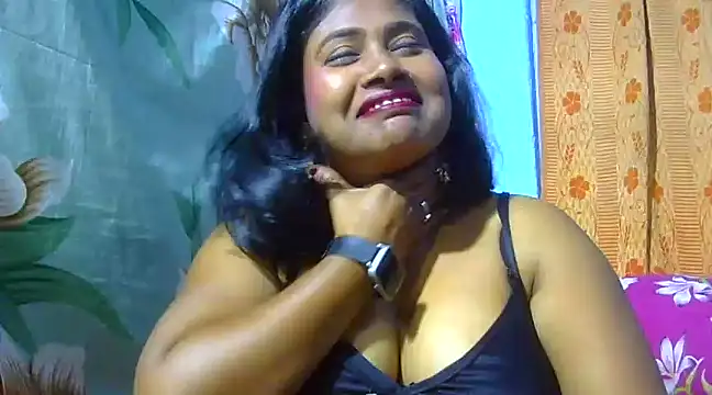 Snapshot of sexy_roma chatting on 5, 2, 2025 sexy roma online show from 5, 2, 2025