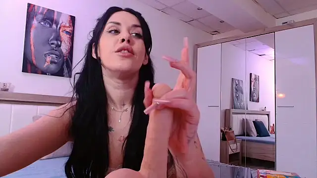 LaylaCruzRose online show from 18, 2, 2025