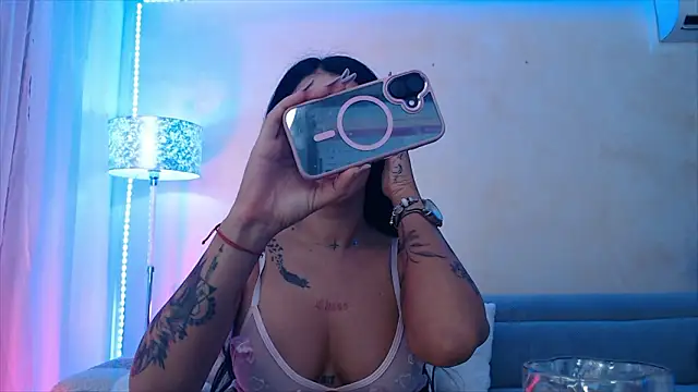 LaylaCruzRose online show from 27, 3, 2026