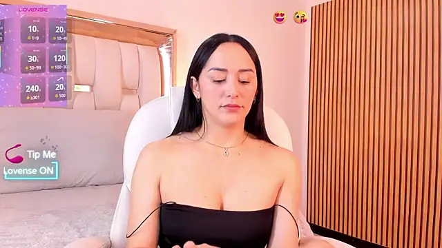 hazel ross tcw online show from 21, 10, 2025