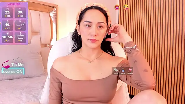 hazel ross tcw online show from 28, 10, 2025