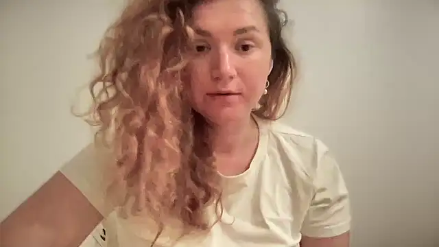 Foxy and classy online show from 27, 4, 2026