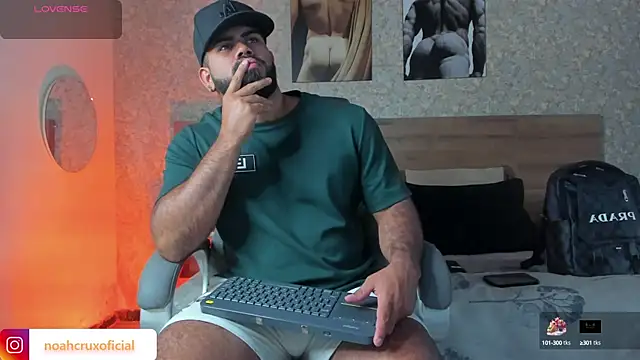 Snapshot of noah_crux chatting on 10, 10, 2025 noah crux online show from 10, 10, 2025