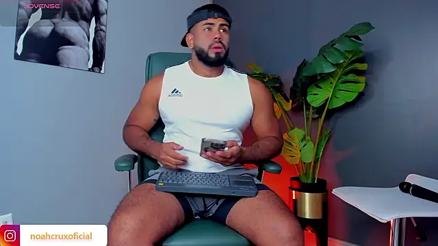 noah crux online show from 16, 3, 2026