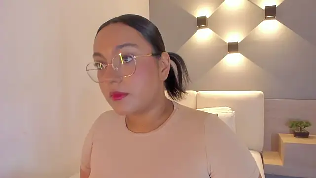 ellamontoya online show from 21, 10, 2025