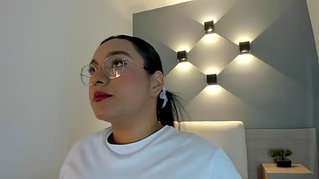 ellamontoya online show from 27, 10, 2025