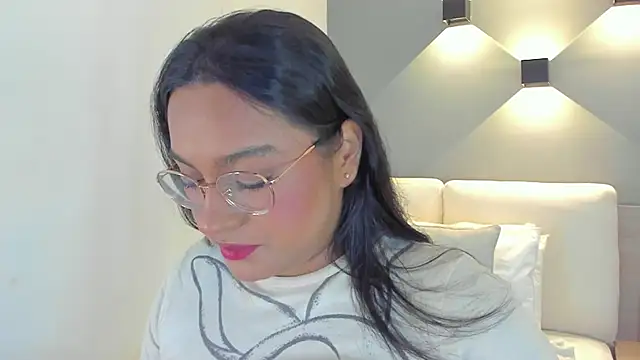 ellamontoya online show from 10, 9, 2025