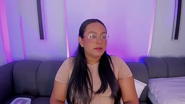 ellamontoya online show from 10, 11, 2025