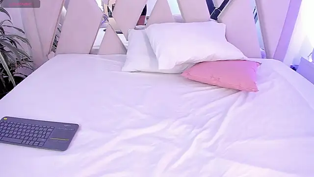 ellamontoya online show from 20, 2, 2026