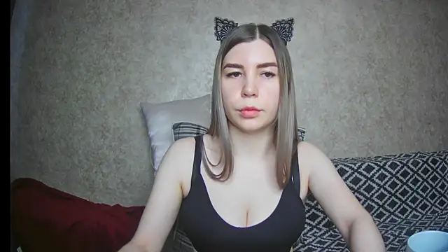 ElllaNuar online show from 13, 2, 2025