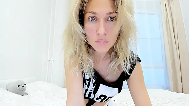 Mona Cruz online show from 19, 10, 2025