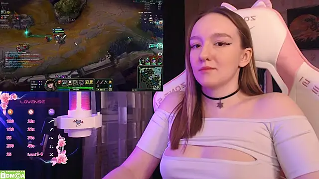 MoonlishSiren online show from 15, 2, 2025