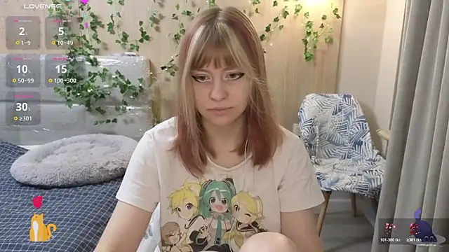 Snapshot of HermioneHHH chatting on 19, 10, 2025 HermioneHHH online show from 19, 10, 2025