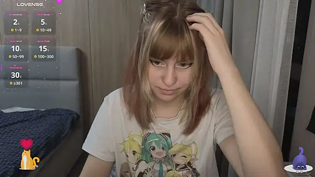 Snapshot of HermioneHHH chatting on 6, 11, 2025 HermioneHHH online show from 6, 11, 2025