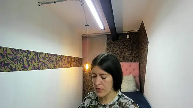 Snapshot of LiaCooper_ chatting on 6, 3, 2025 LiaCooper online show from 6, 3, 2025