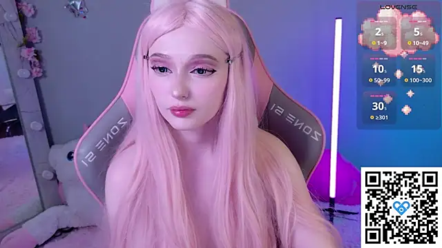 White kitty01 online show from 25, 5, 2026