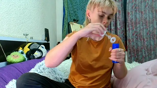Sophie Bell online show from 20, 5, 2026