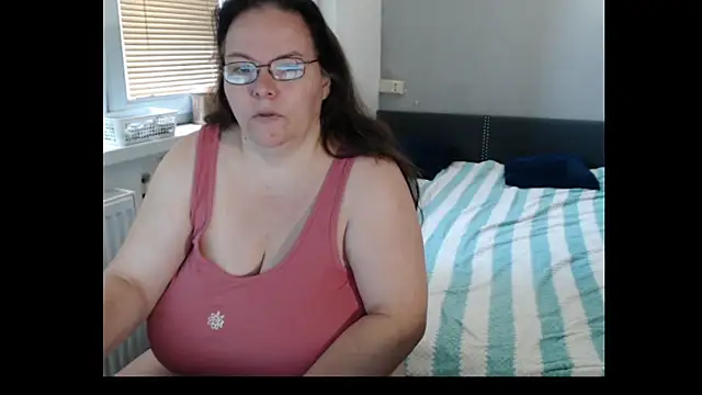 Snapshot of Sweetboobs chatting on 6, 7, 2026 Sweetboobs online show from 6, 7, 2026