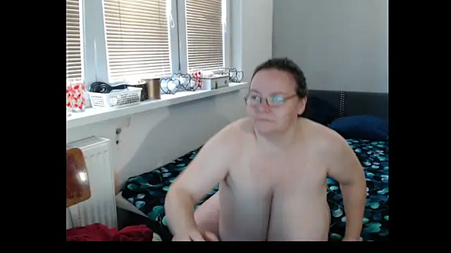 Snapshot of Sweetboobs chatting on 18, 6, 2026 Sweetboobs online show from 18, 6, 2026