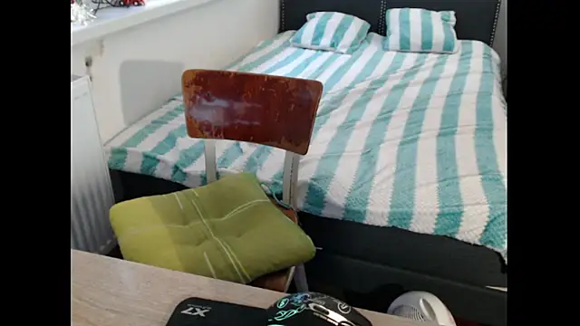 Snapshot of Sweetboobs chatting on 16, 11, 2025 Sweetboobs online show from 16, 11, 2025