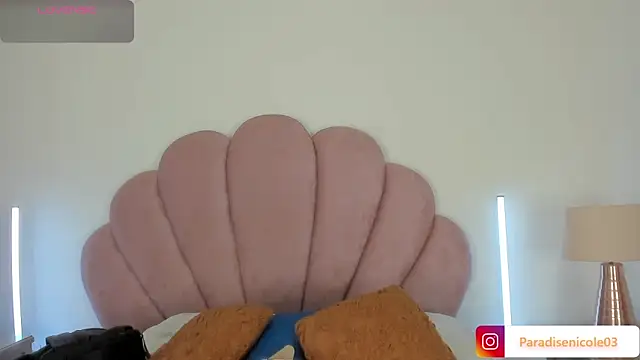 Nicole Paradise online show from 13, 6, 2026