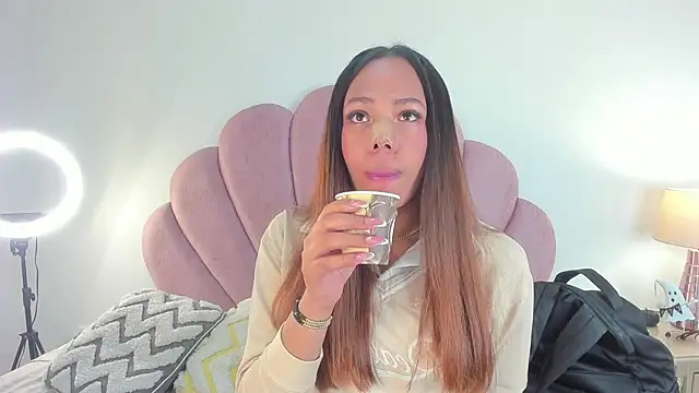 Nicole Paradise online show from 29, 10, 2025