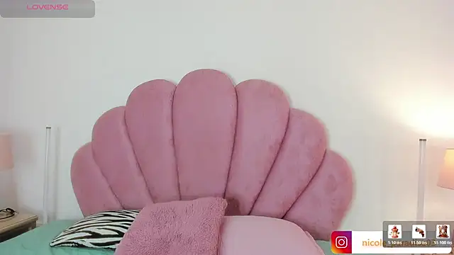 Nicole Paradise online show from 24, 7, 2026