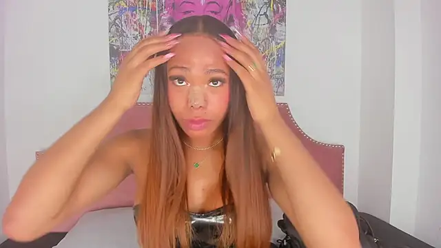 Nicole Paradise online show from 12, 11, 2025