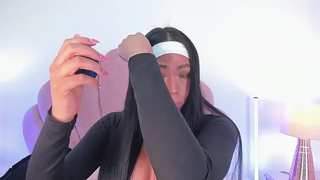 Nicole Paradise online show from 16, 12, 2025