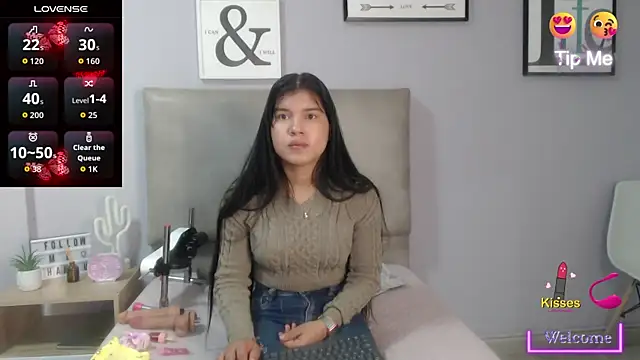 Snapshot of SophiaMeyerst chatting on 13, 5, 2026 SophiaMeyerst online show from 13, 5, 2026