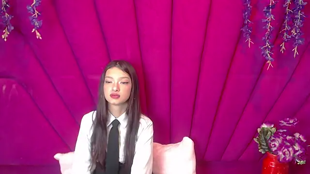 Snapshot of Aurora_18 chatting on 8, 4, 2026 Aurora 18 online show from 8, 4, 2026