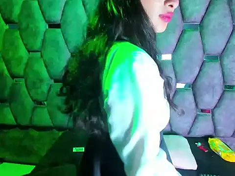 Snapshot of Aurora_18 chatting on 8, 1, 2026 Aurora 18 online show from 8, 1, 2026