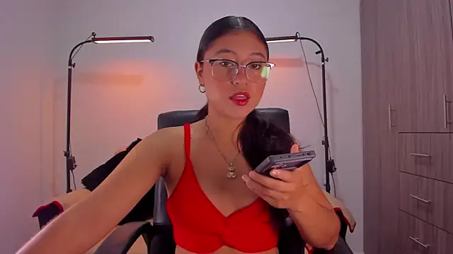 Snapshot of cloy_baby__ chatting on 4, 6, 2026 cloy baby online show from 4, 6, 2026