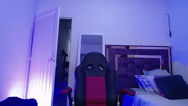 Snapshot of alejandrafitt chatting on 4, 10, 2025 alejandrafitt online show from 4, 10, 2025