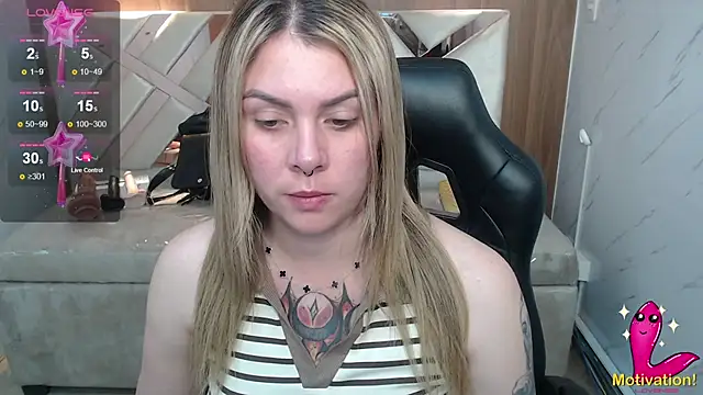 Snapshot of Paula_b_ chatting on 4, 7, 2026 Paula b online show from 4, 7, 2026