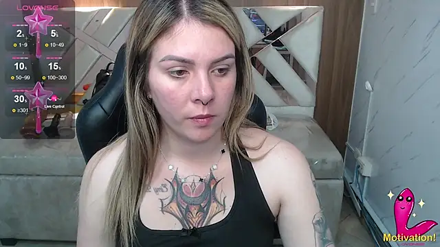 Snapshot of Paula_b_ chatting on 10, 7, 2026 Paula b online show from 10, 7, 2026