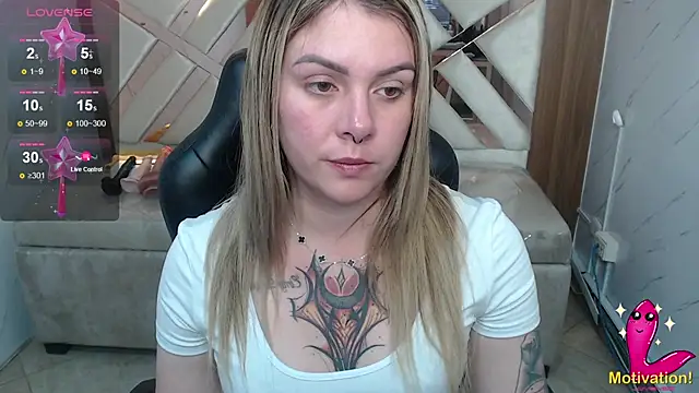 Snapshot of Paula_b_ chatting on 8, 7, 2026 Paula b online show from 8, 7, 2026