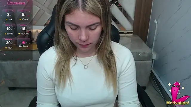 Snapshot of Paula_b_ chatting on 18, 6, 2026 Paula b online show from 18, 6, 2026