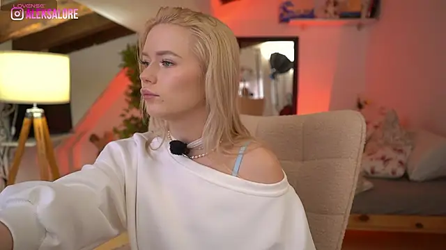 LexieLoree online show from 10, 2, 2026