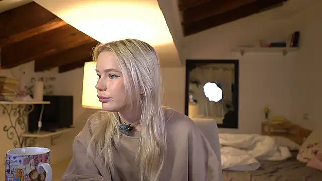 LexieLoree online show from 17, 11, 2025