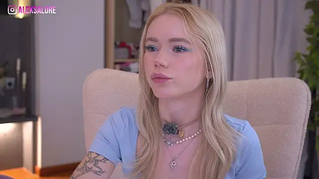 LexieLoree online show from 19, 4, 2026