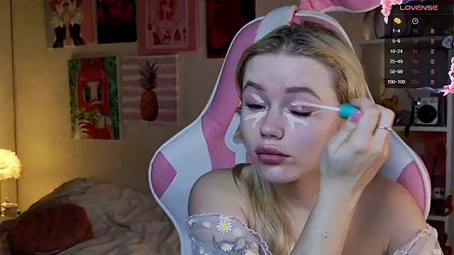 LexieLoree online show from 4, 2, 2025