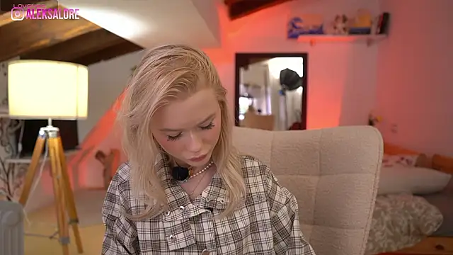 LexieLoree online show from 7, 2, 2026