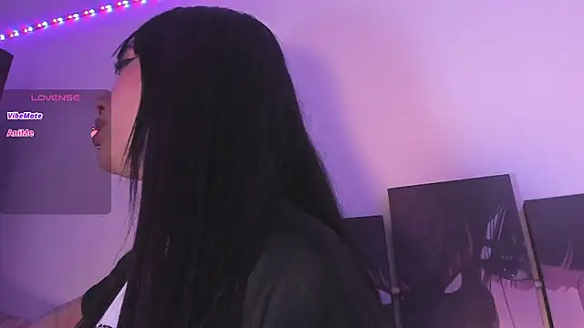 Akari1 Mischief online show from 4, 3, 2026