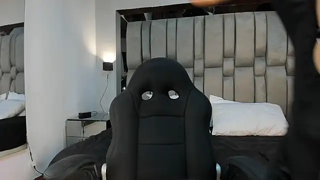 EmmilyCristal online show from 12, 11, 2025