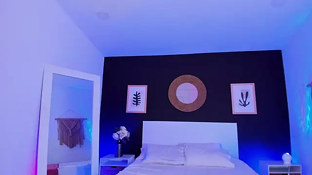 VioletPaket online show from 18, 3, 2026