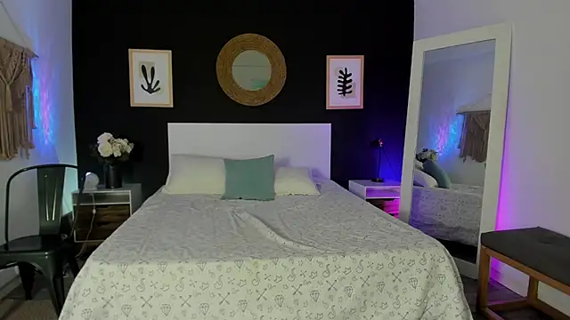 VioletPaket online show from 11, 2, 2026